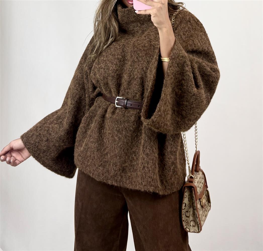 پالتو فوتر موهر جلو بسته قهوه ای و کمربند